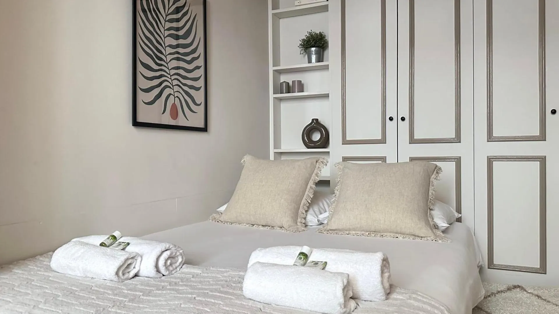 Modern & Dreamy Duplex In Le Marais Apartamento Paris